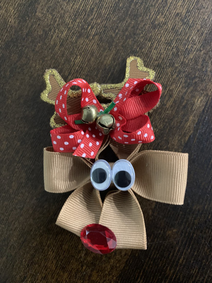 New Reindeer Christmas Hair Bow - Grosgrain  Ribbon Appliqué Deer on hair clip - Picture 3 of 3